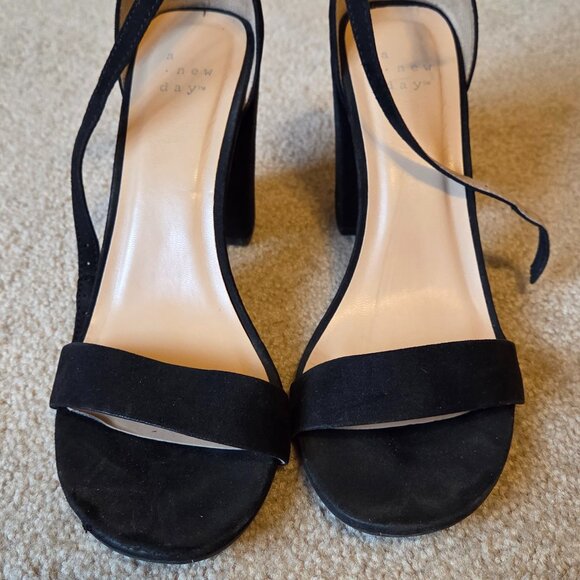 A New Day Black Block Heels Size 8 *Spring Clearance* - Picture 4 of 4